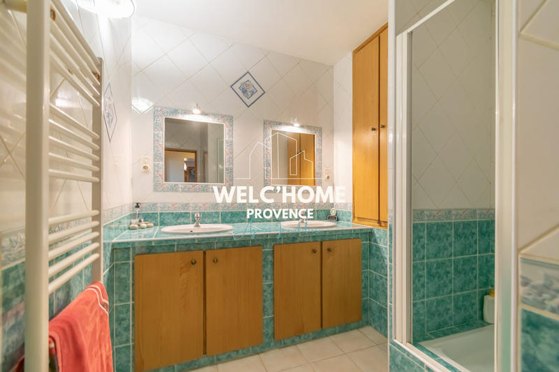 Maison - 210 m² - 8 pièces