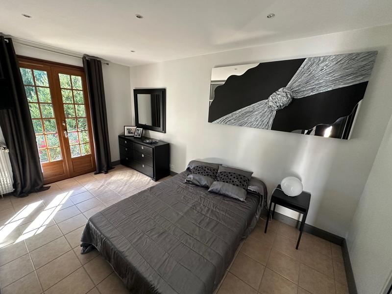 Maison - 260 m² - 8 pièces