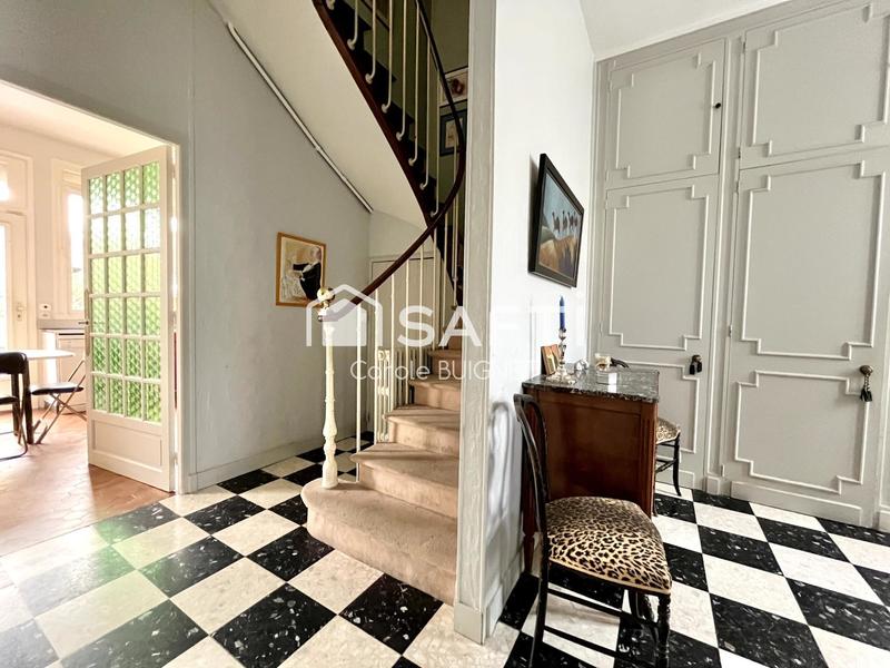 Maison - 195 m² - 7 pièces