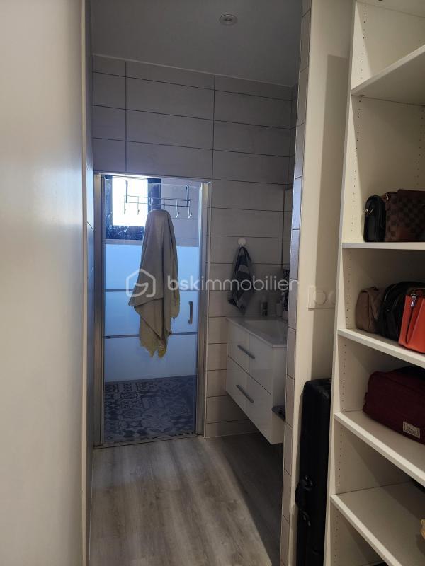 Maison traditionnelle - 180 m² - 5 pièces