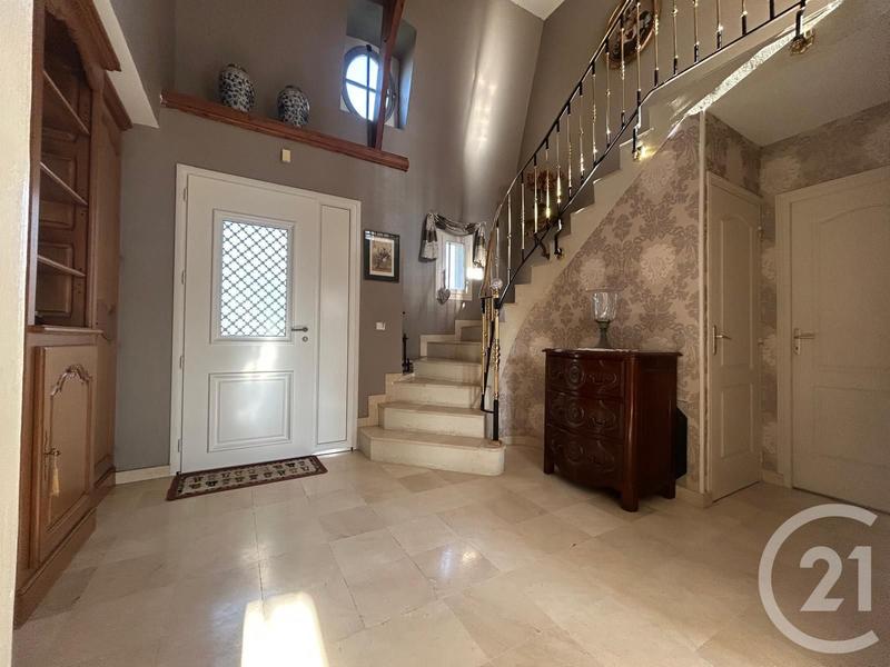 Maison - 182 m² - 8 pièces