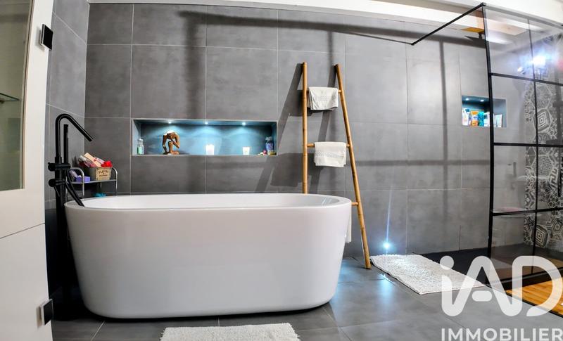 Maison - 278 m² - 7 pièces