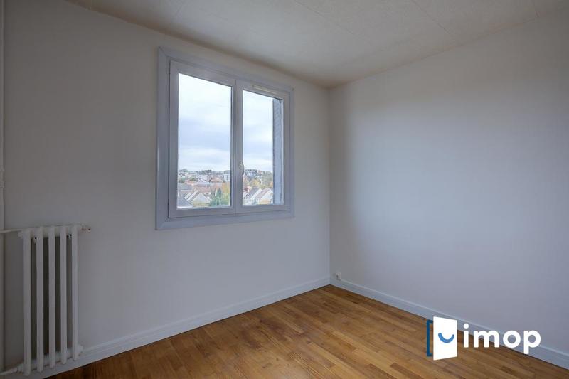 Appartement - 80 m² - 5 pièces