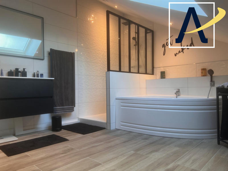 Appartement - 90 m² - 5 pièces