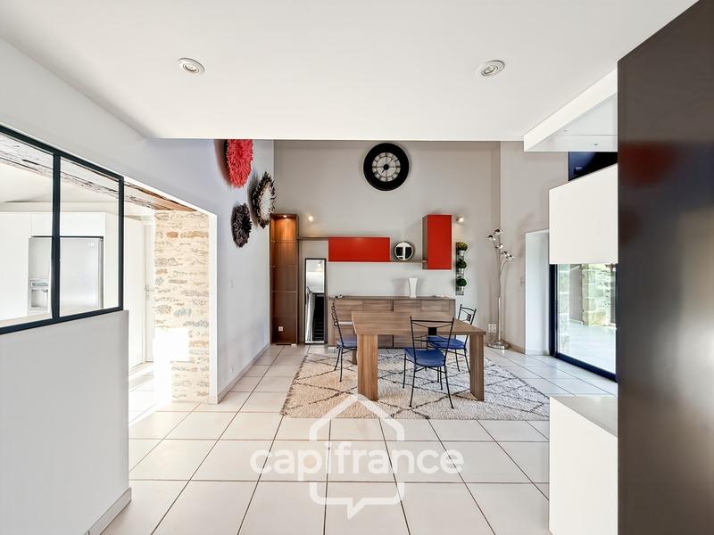 Maison - 298 m² - 10 pièces