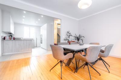 Maison - 188 m² - 8 pièces