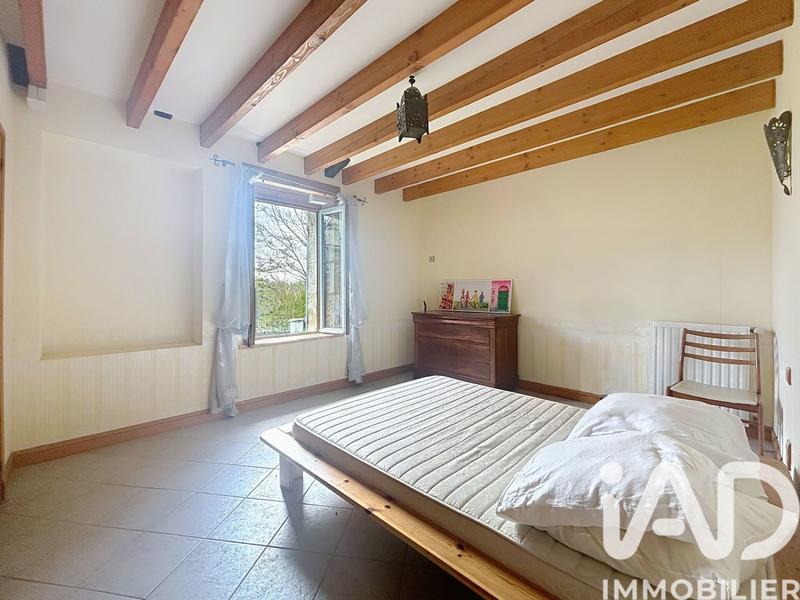 Maison - 238 m² - 7 pièces