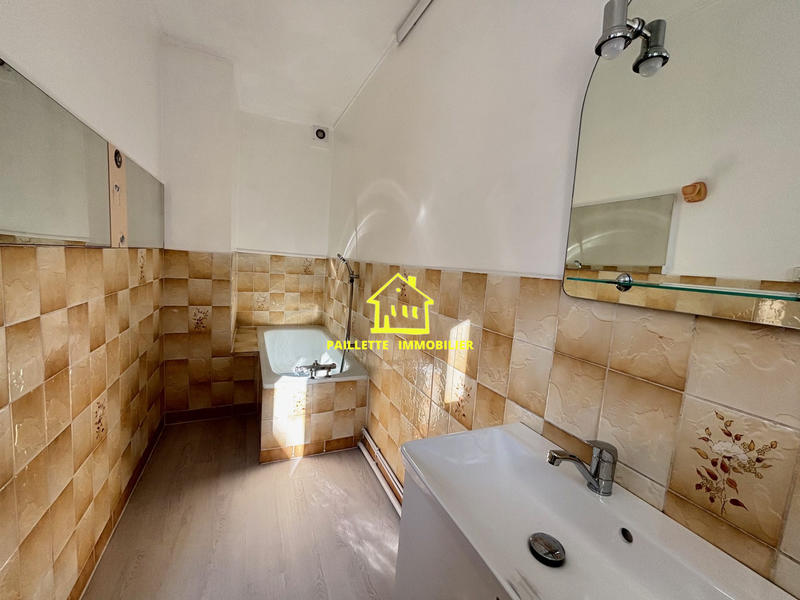 Maison - 90 m² - 5 pièces