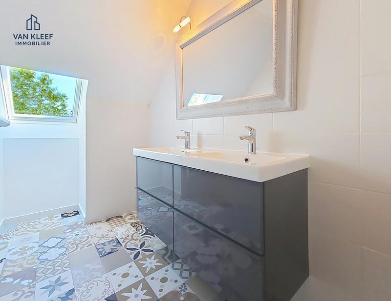 Villa - 176 m² - 6 pièces