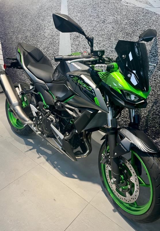 Kawasaki Z500 se Sugomi Performance 500