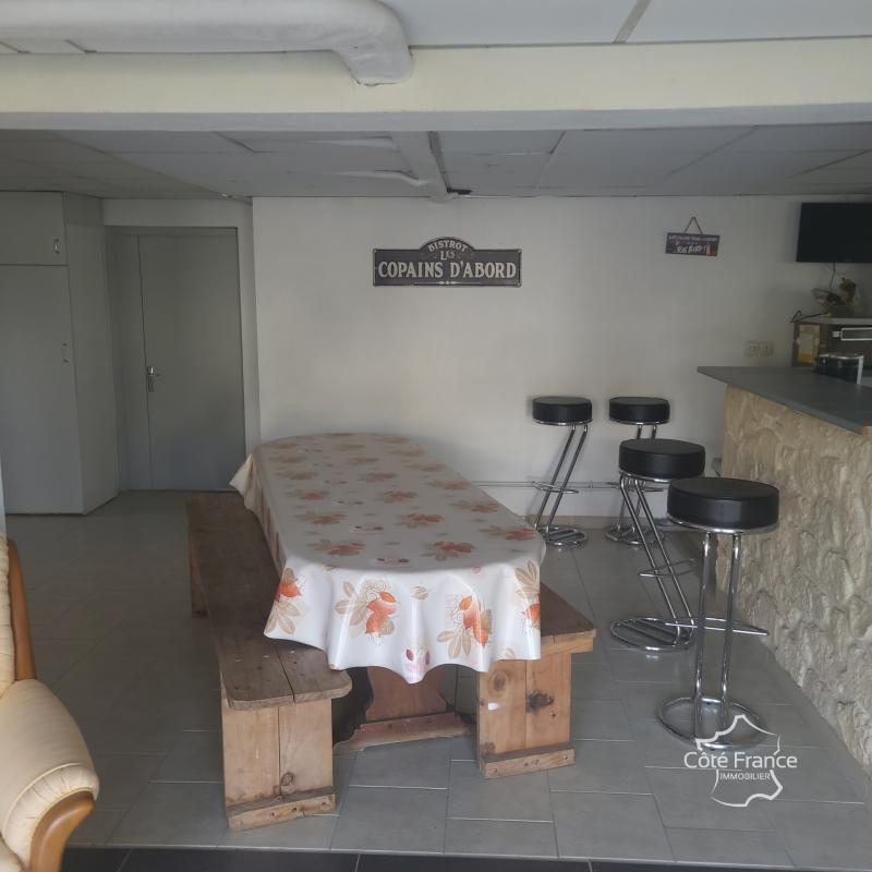 Pavillon - 195 m² - 7 pièces