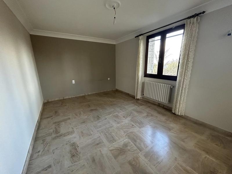 Maison - 245 m² - 7 pièces