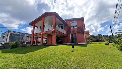 Maison - 165 m² - 6 pièces