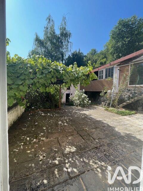 Maison - 227 m² - 8 pièces