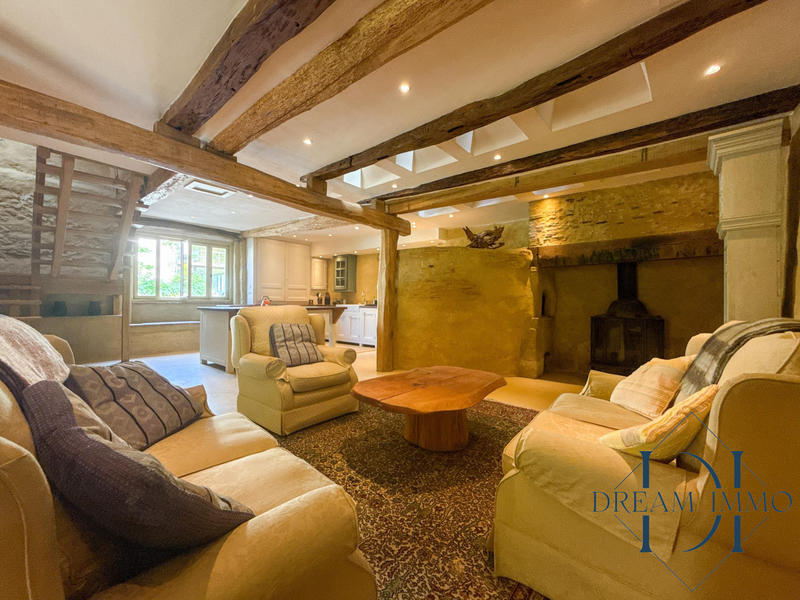 Maison - 704 m² - 22 pièces