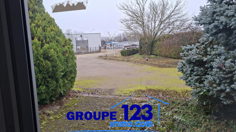 Local commercial - 212 m² - 7 pièces