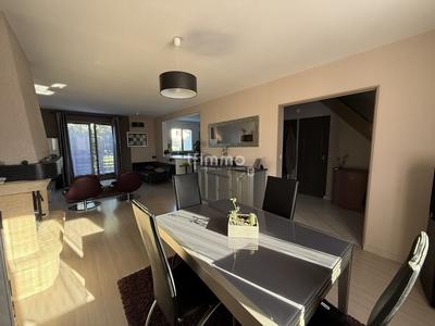 Maison - 94 m² - 5 pièces