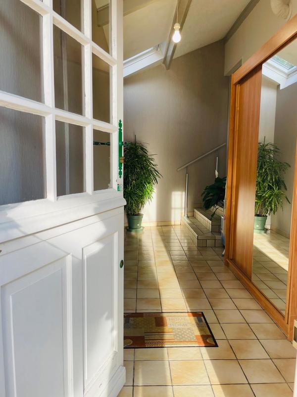 Maison - 230 m² - 9 pièces