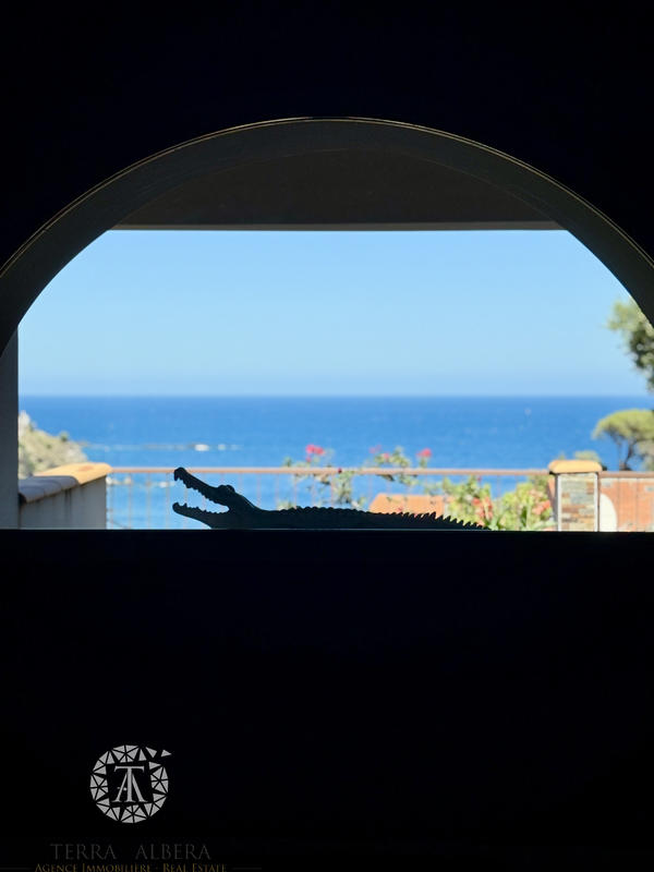 Villa - 254 m² - 10 pièces