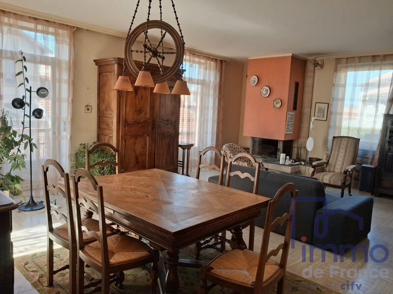 Maison - 150 m² - 8 pièces