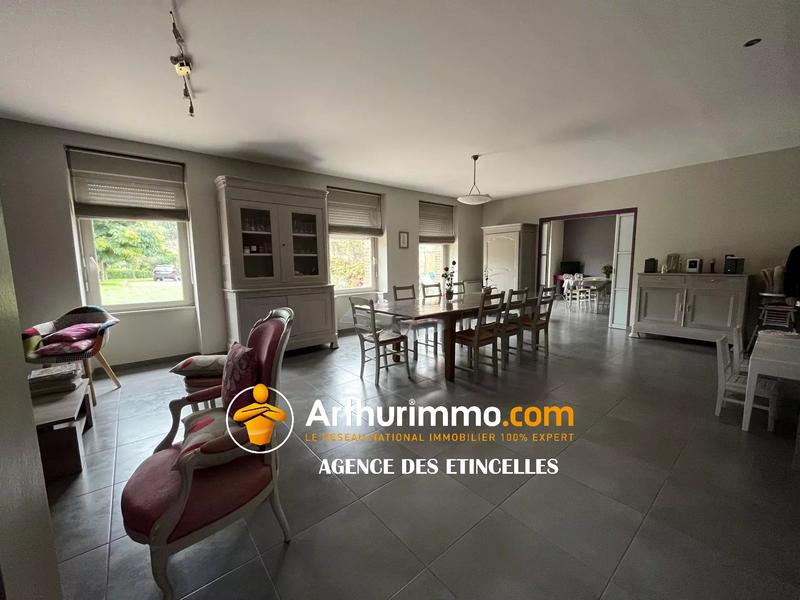Maison - 185 m² - 9 pièces