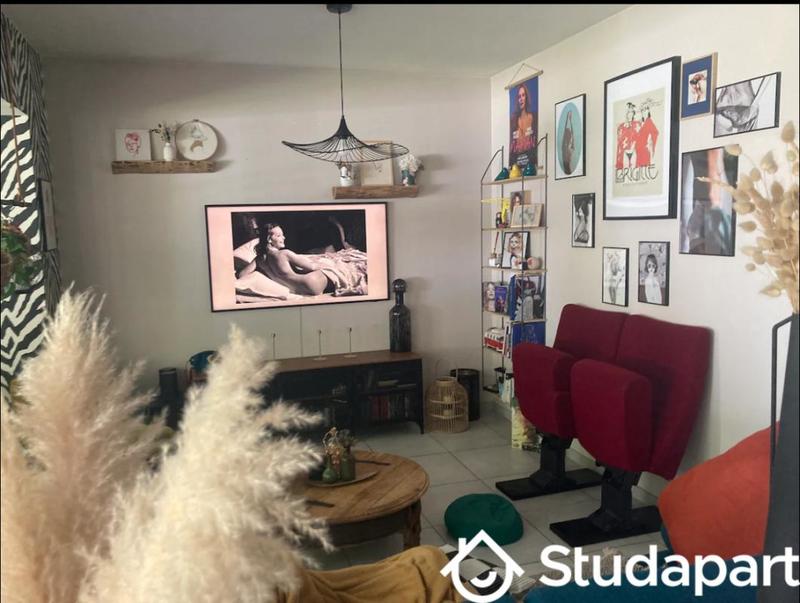 Chambre - 10 m² - 1 pièce