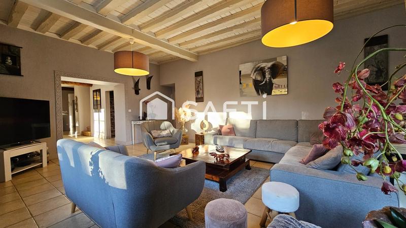 Maison - 227 m² - 8 pièces