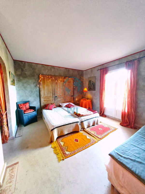 Maison - 280 m² - 7 pièces