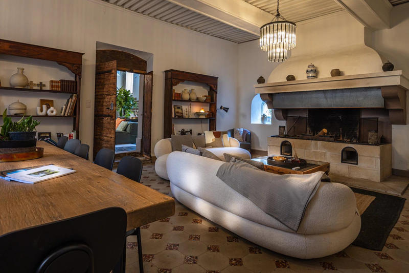 Maison - 520 m² - 8 pièces