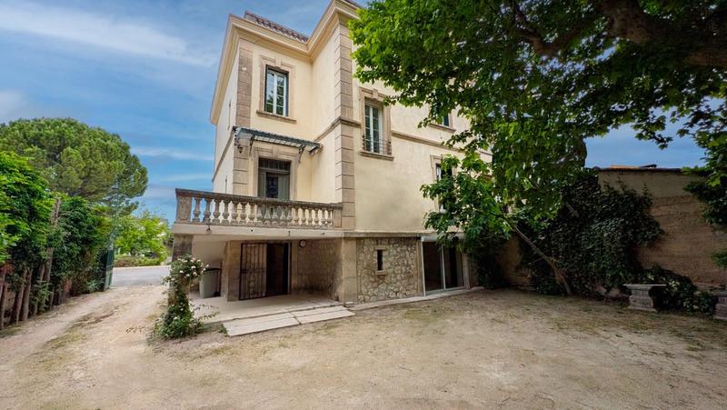 Maison - 204 m² - 8 pièces