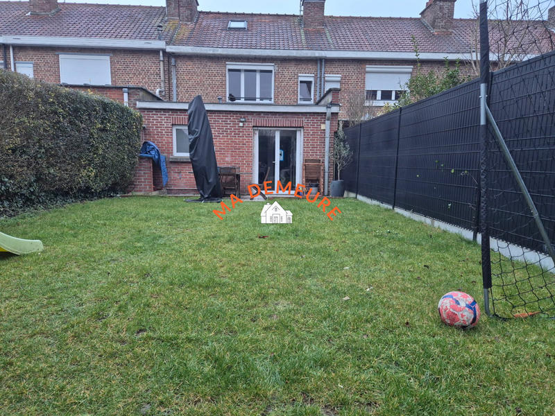 Maison - 98 m² - 8 pièces