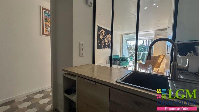 Studio - 25 m² - 1 pièce