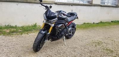 Triumph Speed triple r 1050 triumph Noir