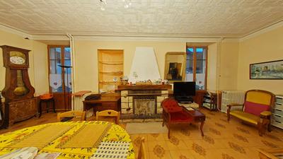 Maison - 200 m² - 7 pièces