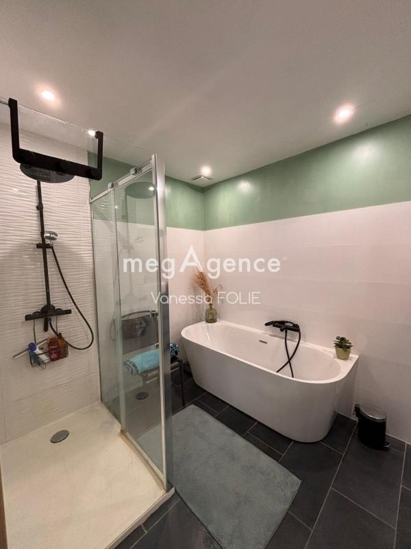 Maison - 200 m² - 6 pièces