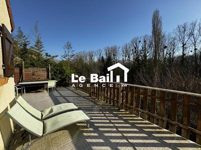 Maison - 160 m² - 8 pièces