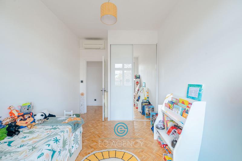 Appartement - 82 m² - 4 pièces