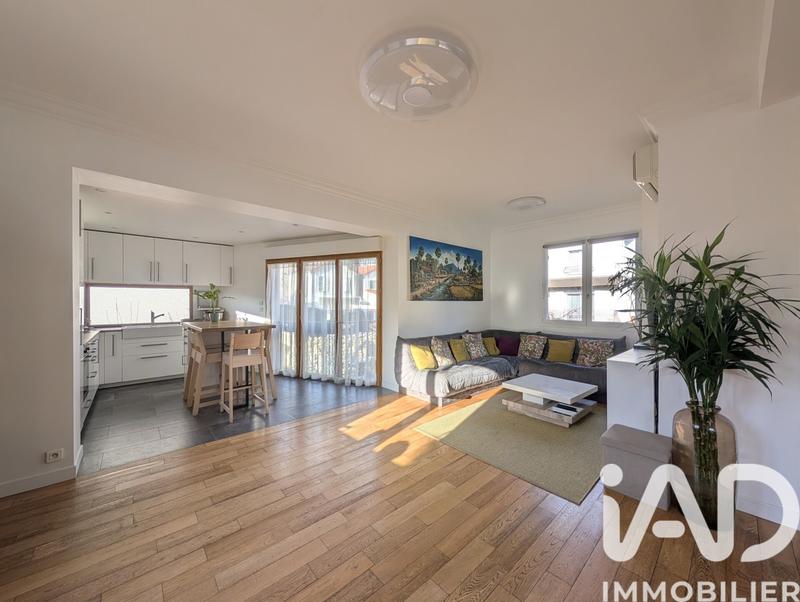 Maison - 101 m² - 6 pièces