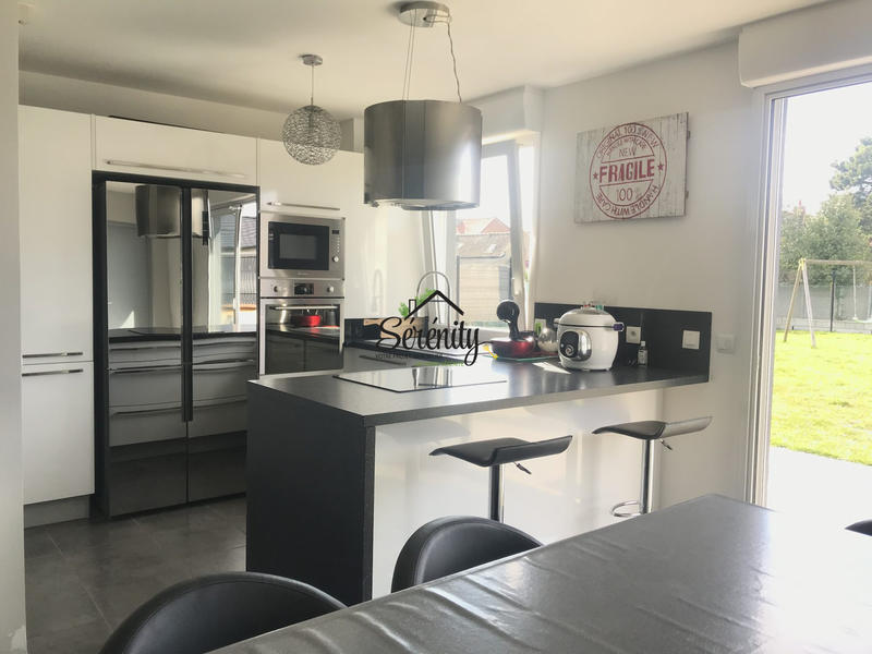 Maison - 90 m² - 5 pièces