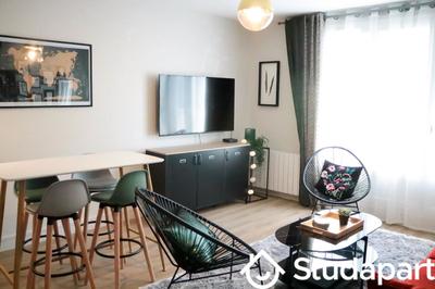 Chambre - 10 m² - 1 pièce