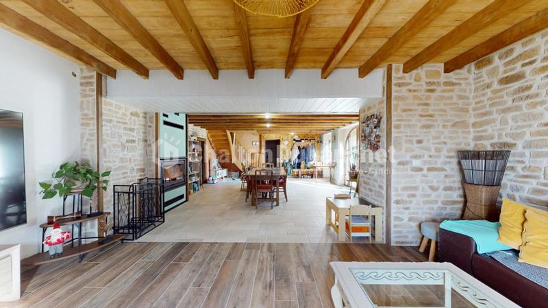 Corps de ferme - 208 m² - 7 pièces