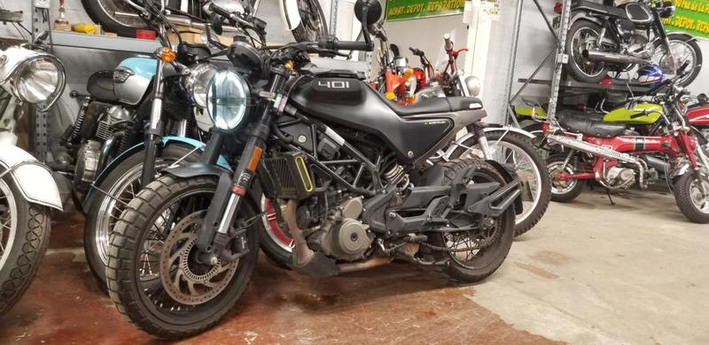 Husqvarna Svartpilen 401 husqvarna 0401 noir