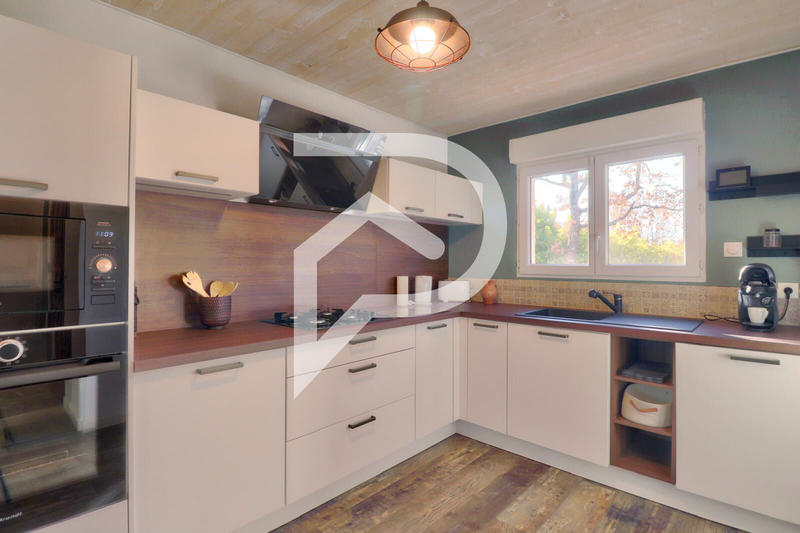 Villa - 137 m² - 6 pièces