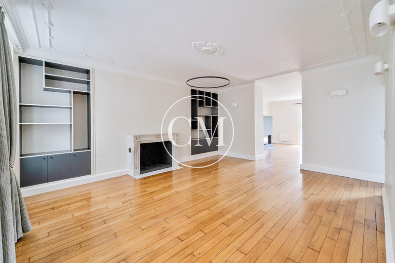 Hôtel particulier - 235 m² - 7 pièces