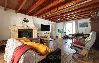 Maison - 247 m² - 9 pièces