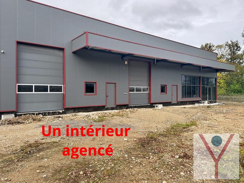 Local d'activités - 898 m²