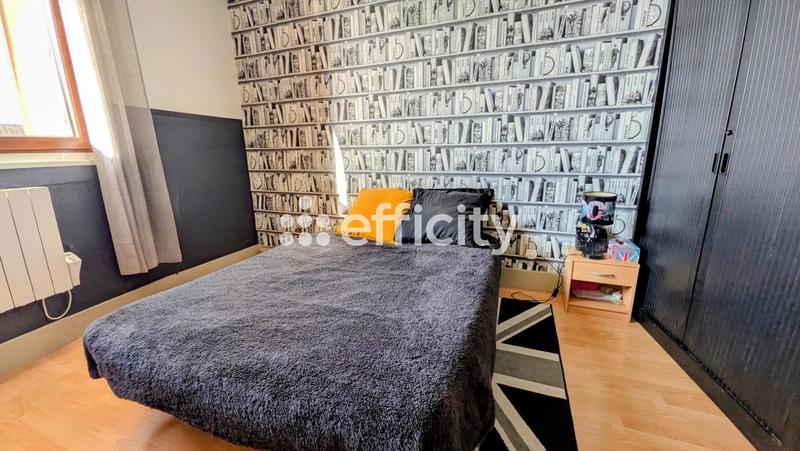 Maison - 413 m² - 8 pièces