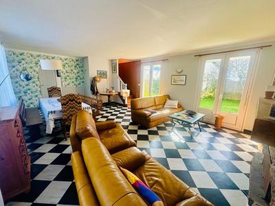 Maison traditionnelle - 114 m² - 6 pièces