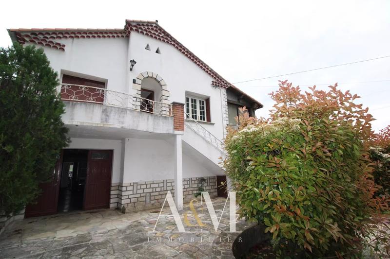 Villa - 220 m² - 6 pièces