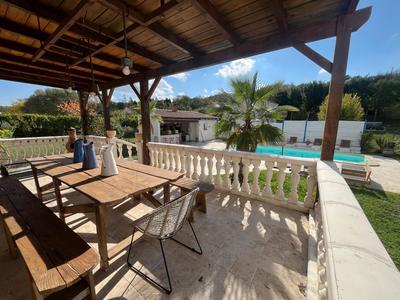 Propriété - 190 m² - 8 pièces